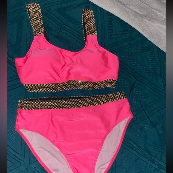 SHIPS NOW🥳 BRAND NEW 💕 Swimsuit - Picture 7 of 7